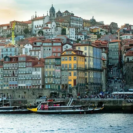 Centrally Located In * Porto